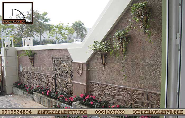 Sử dụng tranh phù điêu trang trí sân vườn đã trở thành một xu hướng